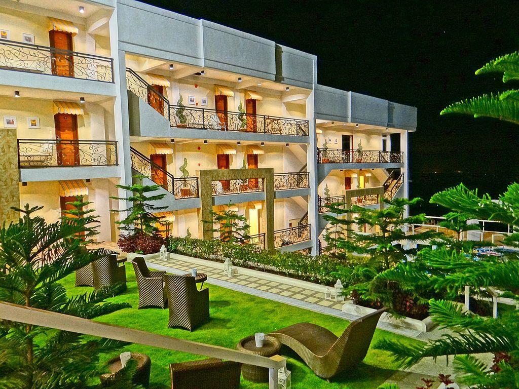 Splash Suites Hotel Tagaytay Cagayuan Екстер'єр фото