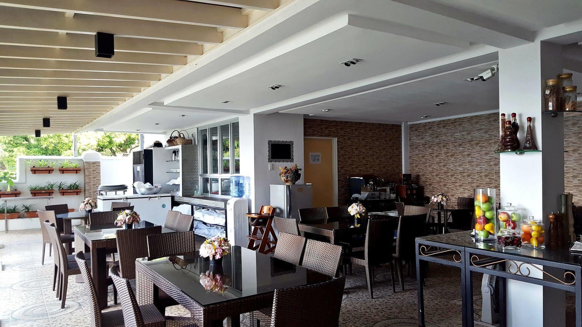 Splash Suites Hotel Tagaytay Cagayuan Екстер'єр фото