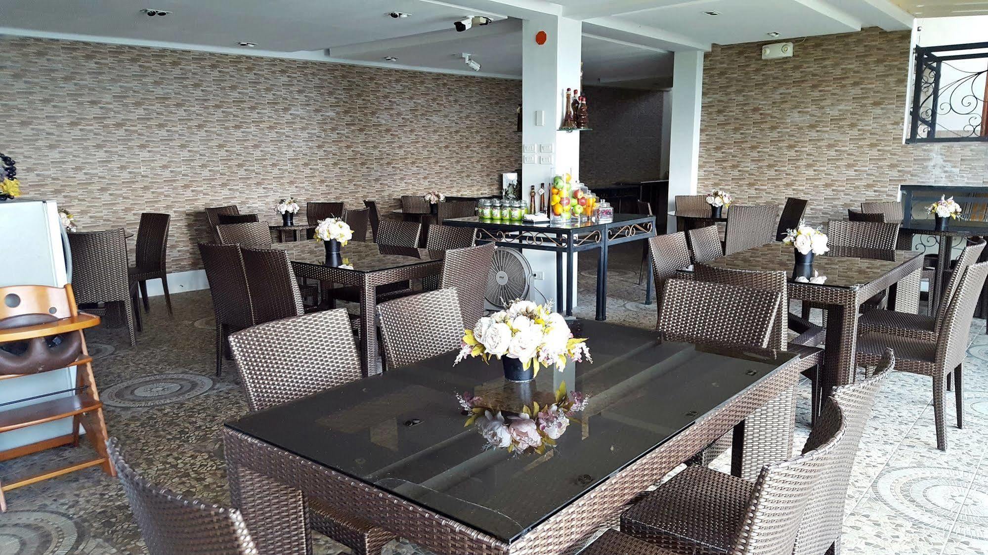 Splash Suites Hotel Tagaytay Cagayuan Екстер'єр фото