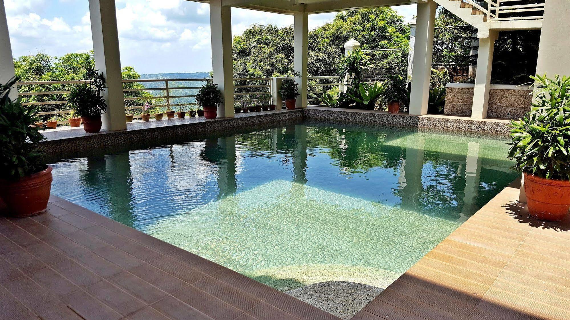 Splash Suites Hotel Tagaytay Cagayuan Екстер'єр фото