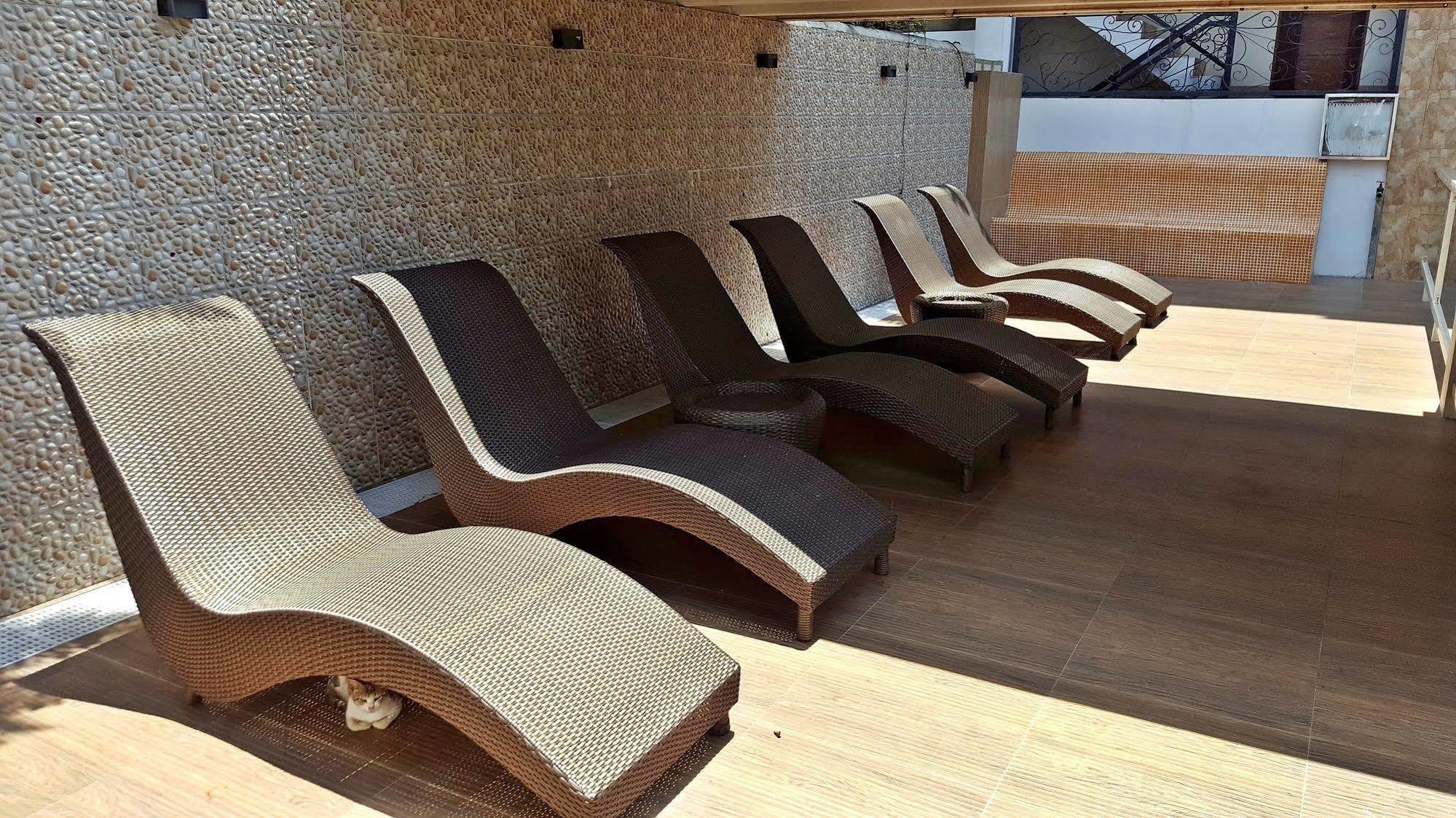 Splash Suites Hotel Tagaytay Cagayuan Екстер'єр фото