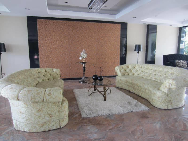 Splash Suites Hotel Tagaytay Cagayuan Екстер'єр фото
